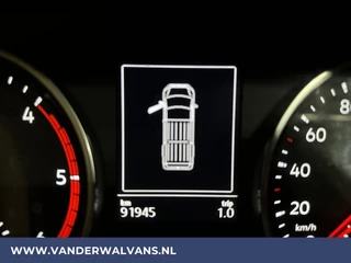 Volkswagen Crafter Volkswagen Crafter 2.0 TDI 140 pk L3H3 L2H2 Euro6 Airco | Camera | Apple Carplay | Android Auto Parkeersensoren, Bijrijdersbank - afbeelding nr 17