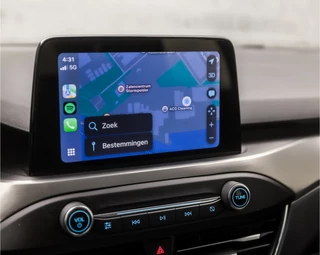Ford Focus Automaat (APPLE CARPLAY, GROOT NAVI, STUUR/STOELVERWARMING, ADAPTIVE CRUISE, SPORTSTOELEN, CAMERA, KEYLESS, TREKHAAK, NIEUWSTAAT) - afbeelding nr 24