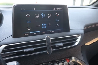 Peugeot 3008 Peugeot 3008 1.6 e-THP GT Line | Geen import | Luxe stoelen | Trekhaak - afbeelding nr 15