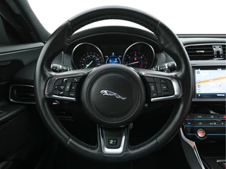 Jaguar XE Jaguar XE 2.0 D R-Sport-Pack Aut. *LEATHER-MICROFIBRE | BI-XENON | NAVI-FULLMAP | MERIDIAN-SOUND | HEATED-SPORTSEATS | CAMERA | ECC | KEYLESS | PDC | SHIFT-PADDLES | LANE-ASSIST | CRUISE | 17''ALU* - afbeelding nr 18