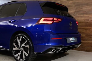 Volkswagen Golf Volkswagen Golf 1.5 eTSI R-Line|Pano|H&K audio|HUD|Camera| - afbeelding nr 24