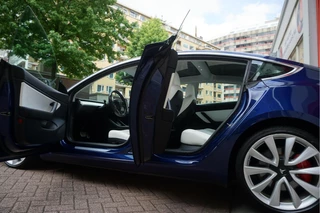 Tesla Model 3 Tesla Model 3 Performance AWD 75 kWh Long Range | Liefhebbersconditie | 464pk | Origineel Nederlands Dealer onderhouden | Carbon Spoiler | Premium Audio | 20inch - afbeelding nr 5