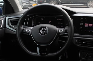 Volkswagen Polo Volkswagen Polo 1.0 TSI Highline Automaat 6.712 km! / NIEUWSTAAT! / Camera / Virtual Cockpit / Navigatie / Apple CarPlay / 16'' / Climate Control / Parkeerhulp V+A / ACC - afbeelding nr 17