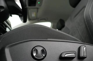 Volkswagen Golf Volkswagen Golf 1.0 eTSI Life | Camera | Adaptive cruise |  Memory | Full LED | Carplay | Side Assist | Park Assist | Sfeerverlichting | DAB - afbeelding nr 11