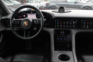 Porsche Taycan Porsche Taycan Performance 84 kWh / Panoramadak / Camera / Passenger Display / 20'' / Luchtvering / Sportchrono / Stoelventilatie / Stuurverwarming / Dodehoek / Apple CarPlay / Stoelverwarming / Cruise Control - afbeelding nr 9