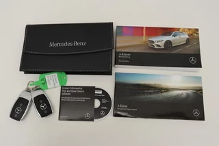 Mercedes-Benz A-Klasse Mercedes-Benz A-klasse 250e AMG Night | Panoramadak | Adaptive cruise |  Carplay | Stoelverwarming | Camera | Leder/Alcantara | Full LED | Sfeerverlichting | Navigatie - afbeelding nr 26