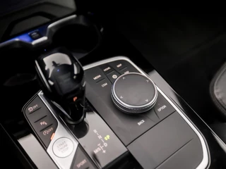 BMW 2 Serie Automaat (PANORAMADAK, M PAKKET, APPLE CARPLAY, HEAD-UP DISPLAY, MEMORY SEATS, STUUR/STOELVERWARMING, ADAPTIVE CRUISE, HARMAN/KARDON, CAMERA, 19'' VELGEN, NIEUWSTAAT) - afbeelding nr 38