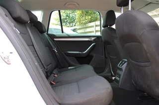Škoda Octavia Skoda Octavia Combi 1.4 TSI Businessline AUTOMAAT TREKHAAK CAMERA - afbeelding nr 17