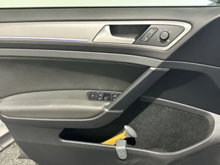 Volkswagen e-Golf | Lederen Bekleding | Zwarte Velgen | Privacy Glass | Lage km. stand! | SoH (batterijcheck) 86,4 % score! - afbeelding nr 7