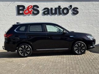 Mitsubishi Outlander Mitsubishi Outlander 2.0 PHEV instyle+ Adaptive cruis control Climate control Leder Stoel-/ stuurverwarming - afbeelding nr 42