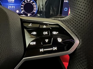 Volkswagen Golf Volkswagen Golf 1.5 eTSI 3x R-Line Pano Carplay Sfeer ACC NAP - afbeelding nr 36