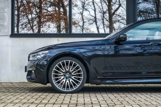 BMW 7 Serie BMW 7-serie 750i xDrive M Sport B&W Massage 360c 21'' Laser - afbeelding nr 10