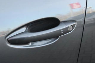 Peugeot 5008 Peugeot 5008 1.2 130PK AUTOMAAT GT PACK BUSINESS | PANORAMISCH SCHUIF/KANTEL DAK | AFNEEMBARE TREKHAAK | ALCANTARA BEKLEDING | FULL LED KOPLAMPEN | FOCAL AUDIO | 19