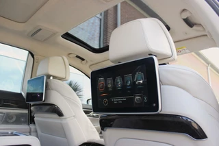 BMW 7 Serie ➡️ BMW 7-serie 750Li G12 xDrive High Executive | Origineel | Laser | Camera360 | Massage | Head-up | Bowers&Willikins | DAB | 449 pk | 20 inch | Softclose | - afbeelding nr 24