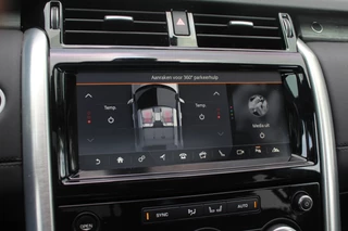 Land Rover Discovery Land Rover Discovery 3.0 Td6 HSE Luxury 7p. / Trekhaak / Panoramadak / 360Camera / 22'' / Volleder / Virtual Cockpit / Stuurverwarming / Keyless / Luchtvering / Meridian / DAB / Stoelverwarming / Cruise Control - afbeelding nr 25