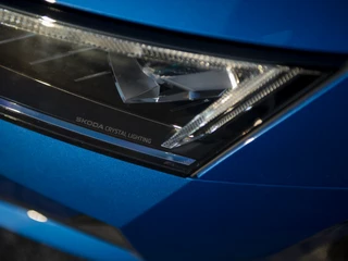 Škoda Octavia | Matrix LED | Lodge Interieur | Chrome pakket | Stoel-, Stuur- & voorruitverwarming | Navi 13inch | Wireless App-connect | El. achterklep m.sensor | ACC | Winterpakket - afbeelding nr 19