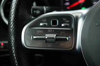 Mercedes-Benz C-Klasse Mercedes-Benz C-klasse 300e AMG Night | Head-Up | Adaptive cruise |  Stoelverwarming | 360 camera | Carplay | Keyless | Matrix LED | Trekhaak | Park Assist | Navigatie - afbeelding nr 14