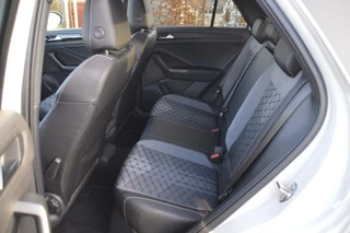 Volkswagen T-Roc Volkswagen T-Roc 1.5 TSI R-Line Edition Black Style panoramadak/trekhaak - afbeelding nr 6