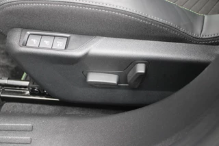 Peugeot 2008 Peugeot 2008 1.2 130PK AUTOMAAT GT PACK | NAVIGATIE | FULL LED KOPLAMPEN | DRAADLOZE APPLE CARPLAY/ANDROID AUTO | ADAPTIVE CRUISE CONTROL | CAMERA VOOR + ACHTER | CLIMATE CONTROL | LICHTMETALEN VELGEN 17