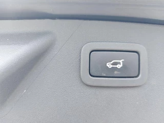 Land Rover Discovery Sport Land-Rover Discovery Sport 2.0 TD4 HSE Luxury Prijs Excl BTW, grijs kenteken leverbaar, Panorama,Navigatie, - afbeelding nr 9