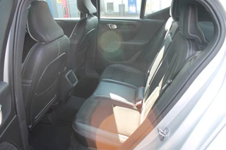 Volvo XC40 Volvo XC40 2.0 T4 AWD R-DESIGN Trekhaak afneembaar / stoel v en a incl stuurvw. - afbeelding nr 16
