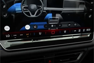 Volkswagen Tiguan Volkswagen Tiguan 1.5 eHybrid R-Line HUD Leder 360° Stoelmassage - afbeelding nr 49