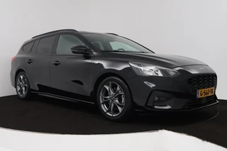 Ford Focus Ford Focus Wagon 1.5 EcoBoost ST Line Business (PARKEERSENSOREN, TREKHAAK, STOELVERWARMING, NAVIGATIE, NL-AUTO) - afbeelding nr 20