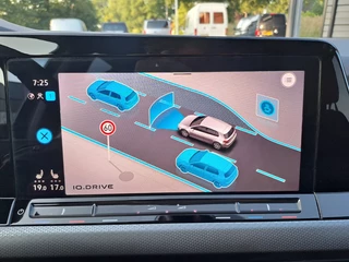 Volkswagen Golf Volkswagen Golf 1.5 eTSI R-Line Business+ | LED | Trekhaak | All-seasons | ACC | Keyless | Stoelverwarming | - afbeelding nr 25