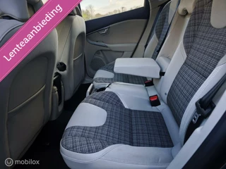 Volvo V40 Volvo V40 2.0 T2 / Dealer onderhouden / Zeer Netjes ! - afbeelding nr 25