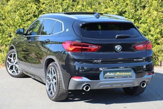 BMW X2 BMW X2 sDrive20i 192PK M-pakket High Executive Edition Huh|Panodak|Navi|Sfeer verl.|Led|E. Klep|Pdc|Lmv|Iso-fix|Lane assist - afbeelding nr 2