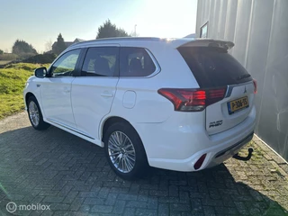 Mitsubishi Outlander Mitsubishi Outlander 2.4 PHEV Intense+ |carplay|trekhaak - afbeelding nr 3