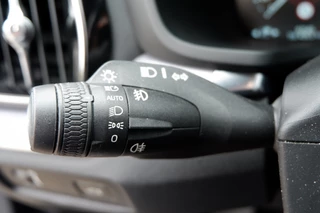 Volvo V60 Volvo V60 2.0 T5 Momentum Scan Line Rijklaar 12MND BOVAG Garantie - afbeelding nr 31