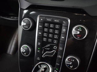 Volvo V40 Volvo V40 Cross Country 1.5 T3 Summum | Leder • Standkachel • Keyless • Goed onderhouden - afbeelding nr 18
