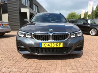 BMW 3 Serie BMW 3-serie Touring 320i High Executive M-Pakket Panorama dak - afbeelding nr 2