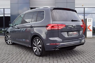 Volkswagen Touran Volkswagen Touran 1.5 TSI DSG R-Line / 7Pers./Panodak /trekhaak wegkl./ACC/Side-as - afbeelding nr 2