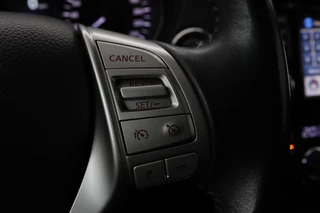 Nissan QASHQAI Nissan Qashqai 1.2 N-Vision | Panoramadak | Stoelverwarming |  360 camera | Trekhaak | Leder/Alcantara | Navigatie | Keyless | Climate control - afbeelding nr 15