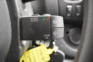 Renault Trafic - Airco - Cruise - Navi - € 12.900 - Excl. - afbeelding nr 16