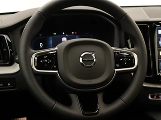 Volvo XC60 Volvo XC60 T6 PLUG-IN HYBRID PLUS DARK SCHUIFDAK CAMERA HARMAN KARDON ACC - afbeelding nr 37