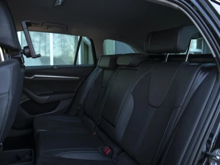 Škoda Octavia Škoda Octavia Combi 1.5 TSI MHEV Business Edition Plus | Matrix LED | Lounge Interieur | Chrome pakket | Stoel-, Stuur- & voorruitverwarming | Navi 13inch | Wireless App-connect | El. achterklep m.sensor | ACC - afbeelding nr 5