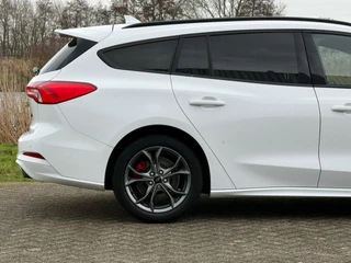 Ford Focus Ford Focus Wagon 1.0 EcoBoost ST Line Business - Frozen White - Lekker Sportief! - afbeelding nr 26