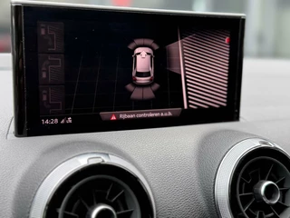 Audi Q2 Audi Q2 35 TFSI S Edition Aut*Matrix*Pano*Car-Play*Acc*Sons - afbeelding nr 17