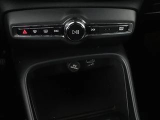 Volvo XC40 Volvo XC40 1.5 T4 Rech R Design Expression | Panoramadak |  Stoel & stuurverwarming | Adaptive cruise | Trekhaak | Camera | Carplay | Getint glas | PHEV - afbeelding nr 34