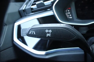 Audi Q3 Audi Q3 Sportback 35 TFSI 150PK S-TRONIC 7 S EDITION * NIEUWSTAAT * | S-LINE EXTERIEUR | S-LINE INTERIEUR | AUDI VIRTUAL COCKPIT | PANORAMISCH SCHUIF / KANTELDAK | NAVIGATIE | TWIN LEDEREN BEKLEDING ZWART MET ROTSGRIJS STIKSEL | VOORSTOELEN VERWARMBAAR | ACHTERUITRIJCAMERA | PARKEERSENSOREN VOOR / ACHTER | DODEHOEK DETECTIE |  ALARM SYSTEEM | FULL LED KOPLAMPEN INCLUSIEF LED ACHTERLICHTEN | ZWARTE HEMELBEKLEDING | AUDI SOUND SYSTEM | AMBIENTE VERLICHTING | 18