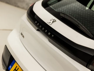 Peugeot 208 Peugeot 208 1.2 PureTech Sport (APPLE CARPLAY, GROOT NAVI, 360 CAMERA, SPORTSTOELEN, LM VELGEN, LANE ASSIST, CRUISE, NIEUWSTAAT) - afbeelding nr 29