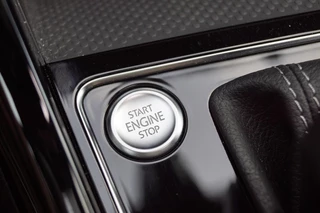 Volkswagen Touran Volkswagen Touran 1.5 TSI DSG R-Line Black st/ 7Pers./Panodak /trekhaak wegkl./ACC - afbeelding nr 29