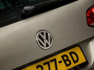 Volkswagen Golf Automaat (APPLE CARPLAY, NAVIGATIE, CLIMATE, STOELVERWARMING, GETINT GLAS, SPORTSTOELEN, CRUISE, PARKEERSENSOREN, LM VELGEN, NIEUWSTAAT) - afbeelding nr 29