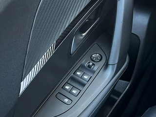 Peugeot 2008 Peugeot 2008 1.2 PureTech 130 Allure Automaat I Carplay I 360 Camera I Blindspot - afbeelding nr 26