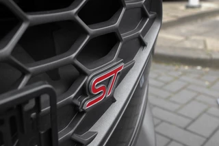 Ford Focus Ford Focus 2.3 Ecoboost 280pk ST-3 | Sper Differentieel | Panoramadak | Adaptive cruise control |Winter Pack | Trekhaak Afneembaar - afbeelding nr 4