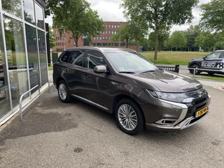 Mitsubishi Outlander Mitsubishi Outlander 2.4 PHEV Intense | Standkachel | All-weatherbanden - afbeelding nr 2