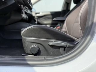 Ford Focus Ford Focus 1.0 Hybrid Connected NAP Navi PDC Led super staat! - afbeelding nr 13